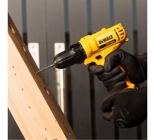 Дрель аккумуляторная DeWalt DCD 700 C2