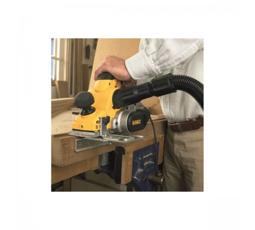Рубанок Dewalt D26500
