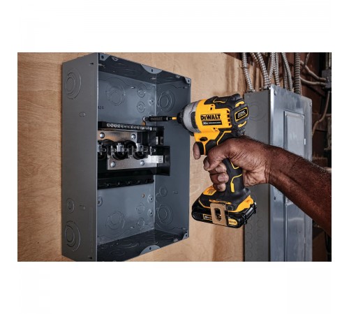 Шуруповерт аккумуляторный DeWalt DCF 809D2T