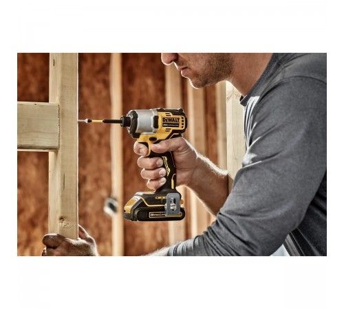 Шуруповерт аккумуляторный импульсный DeWalt DCF 840 N