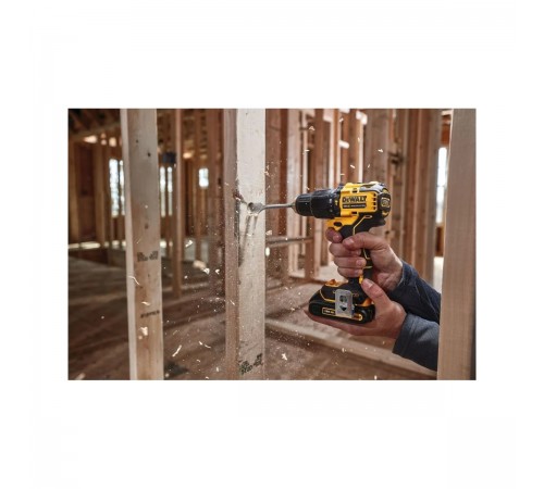 Дрель-шуруповерт и винтоверт DeWalt DCK 2062 E2T
