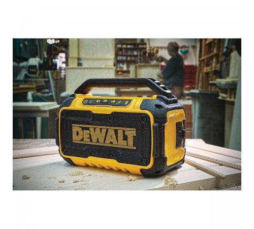 DCR011-XJ Портативная аудиосистема DEWALT