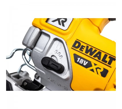 Лобзик аккумуляторный DeWalt DCS 334N