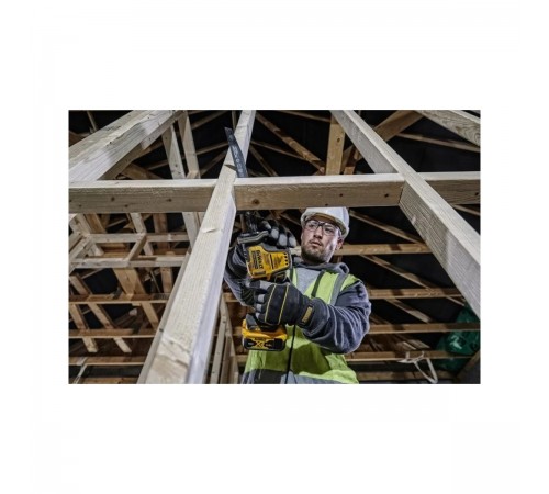 Пила сабельная аккумуляторная DeWalt DCS 369 N