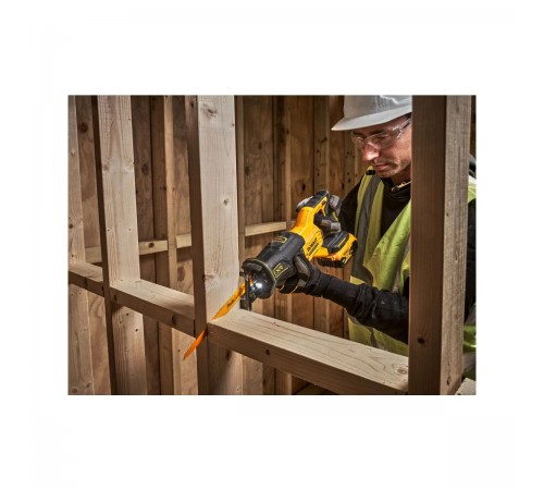 Пила сабельная аккумуляторная DeWalt DCS382NT