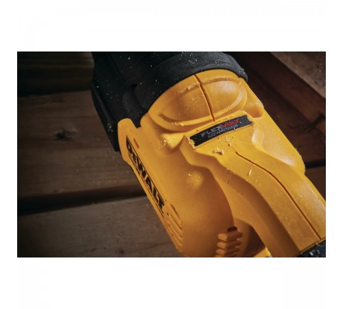 Пила сабельная аккумуляторная DeWalt DCS 386NT