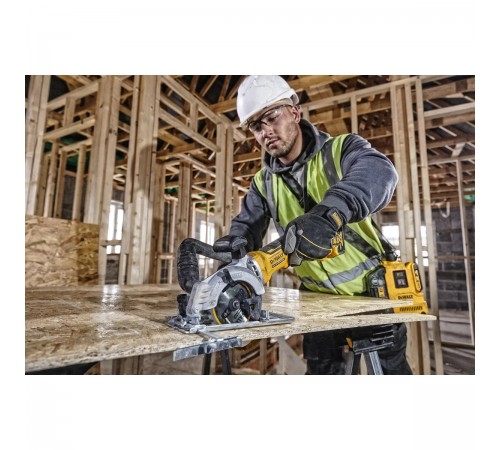 Пила дисковая аккумуляторная DeWalt DCS 571N