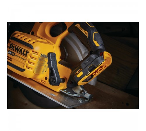 Пила дисковая аккумуляторная DeWalt DCS 573 NT-XJ