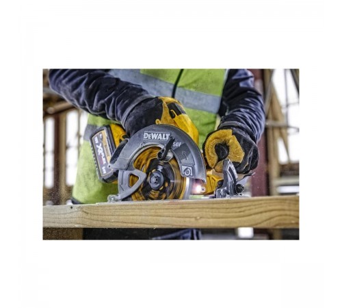 Пила дисковая аккумуляторная DeWalt DCS 578 N