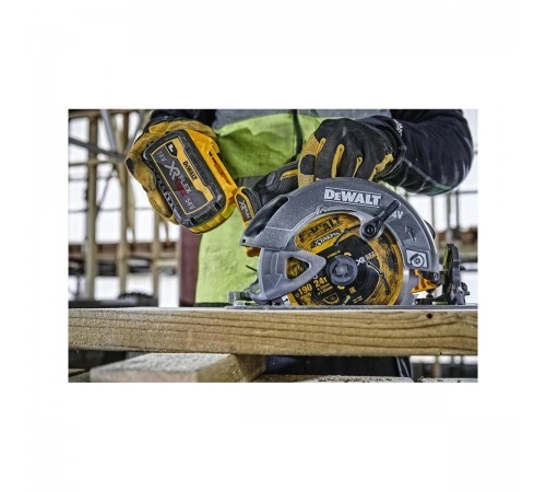 Пила дисковая аккумуляторная DeWalt DCS 578 N