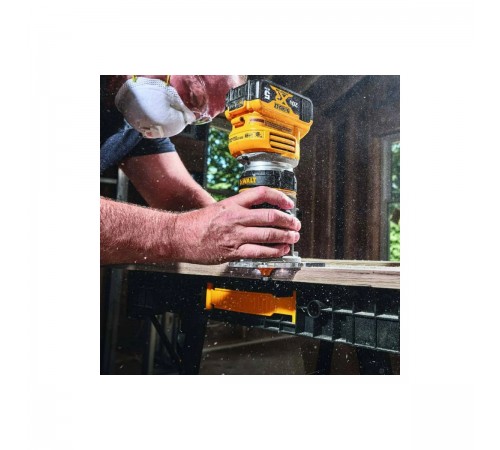 Фрезер аккумуляторный DeWalt DCW 600 N