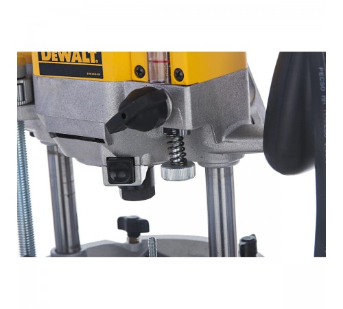 Фрезер DeWalt DW 625E