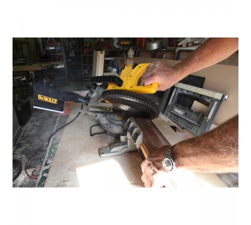 Пила торцовочная DEWALT DW 714