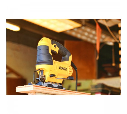 Лобзик DeWalt DWE 349-QS