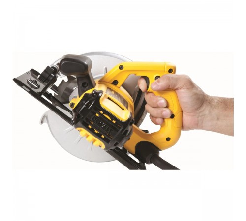 Циркулярная пила DeWalt DWE 560