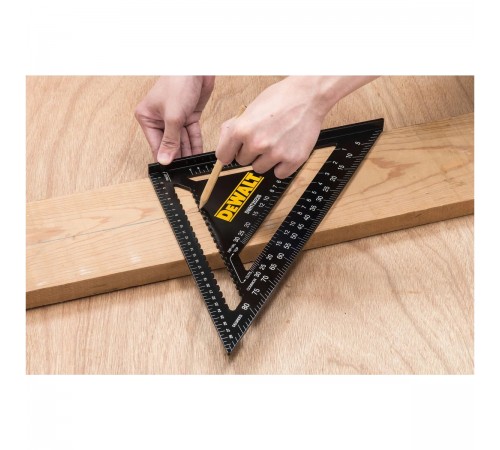 Кровельный угольник DEWALT 18см DWHT25227-0