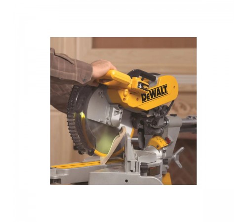 Пила торцовочная DEWALT DWS 780