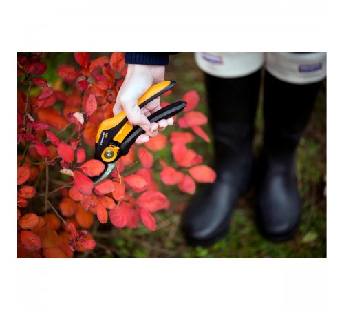 111610 Секатор Fiskars плоскостной Smartfit P68