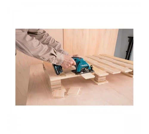 Пила дисковая аккумуляторная Makita HS301DWAE