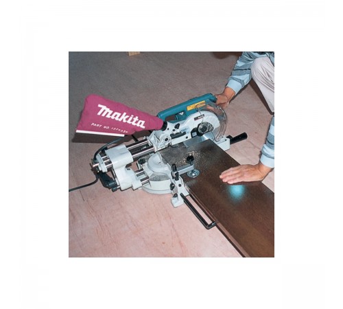 Пила торцовочная Makita LS0714N