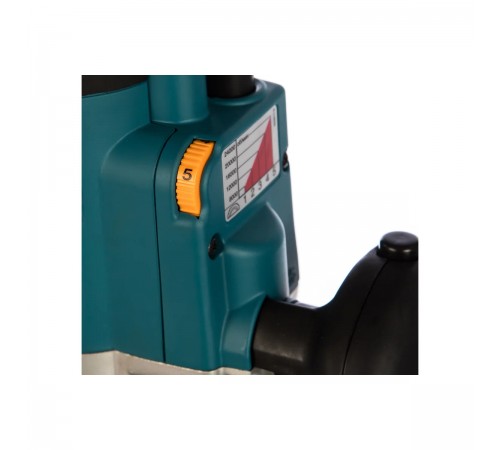 Фрезер Makita RP1110C