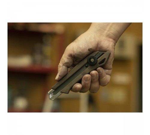 Нож OLFA WOOD-PP Models 18 мм, с сегментированным лезвием OL-WD-L