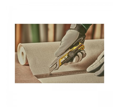 FMHT10592-0 Нож STANLEY FATMAX INTEGRATED SNAP KNIFE 18мм