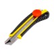 09161_z01 Нож STAYER KS-18 с винтовым фиксатором, лезвия 18 мм