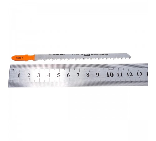15582-4_z02 Полотна ЗУБР ПРОФЕССИОНАЛ для эл/лобзика, по дереву, T301CD. Cr-V, шаг 4мм, 100мм, 2 шт