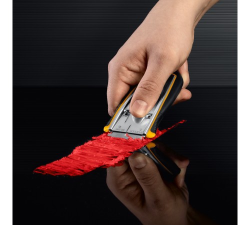 Скребок STAYER с выдвижным лезвием 40мм,5 дополнительных 08537