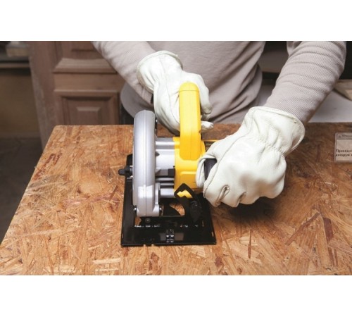 Циркулярная пила DeWalt DWE 560B