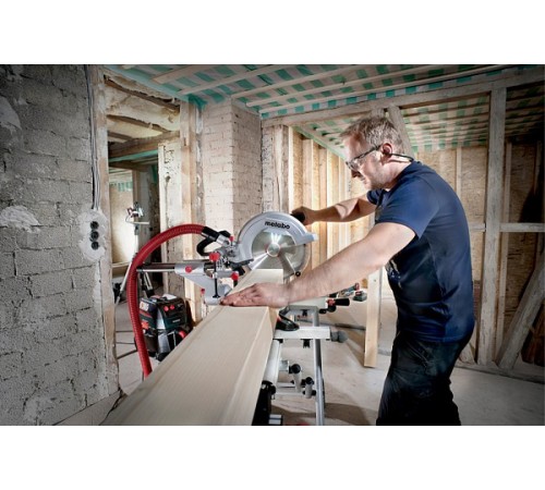 Пила торцовочная METABO KGS 305 M 619305000