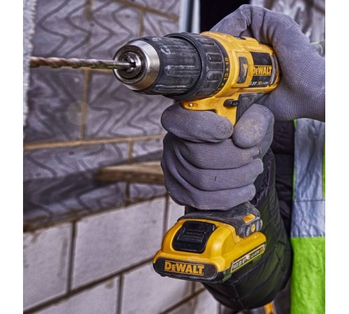 Дрель аккумуляторная DeWalt DCD 716 D2