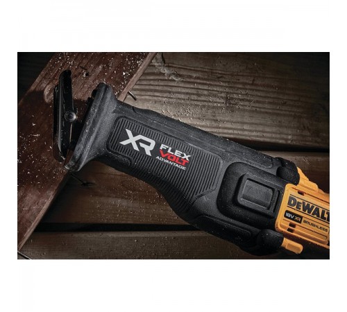 Пила сабельная аккумуляторная DeWalt DCS 386NT