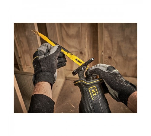 Пила сабельная аккумуляторная DeWalt DCS382NT