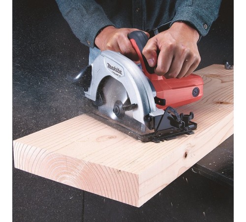 Пила дисковая Makita M5802