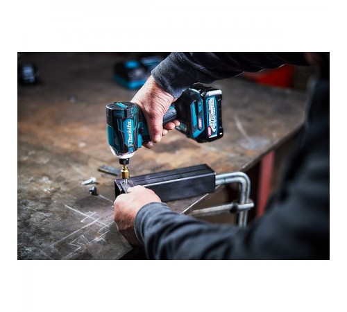 Шуруповерт аккумуляторный Makita TD001GZ