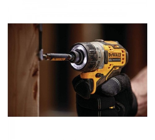 Шуруповерт аккумуляторный DeWalt DCF 601 D2