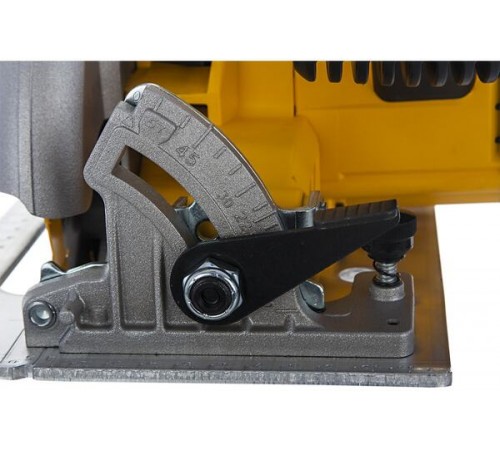 Пила циркулярная DeWalt DWE 575K-QS