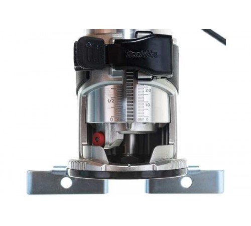 Фрезер Makita RT0700C