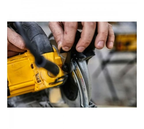 Пила циркулярная DeWalt DWE 576K
